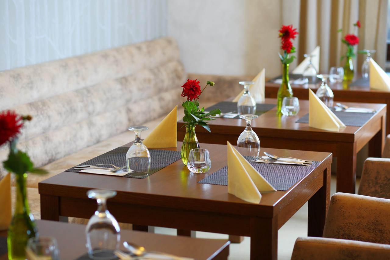 Inter Hotel Ostroleka  Kültér fotó